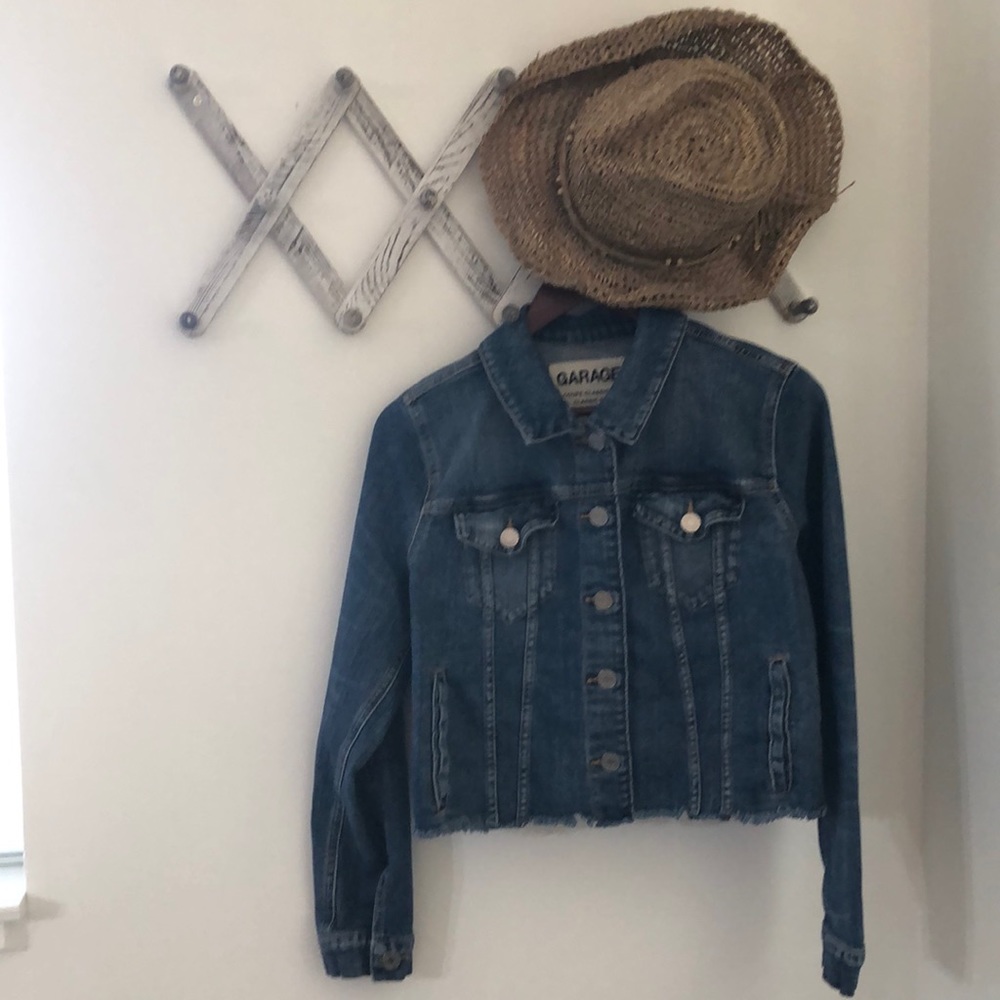 ✨HP✨ GARAGE CROPPED DENIM JEAN JACKET (L)